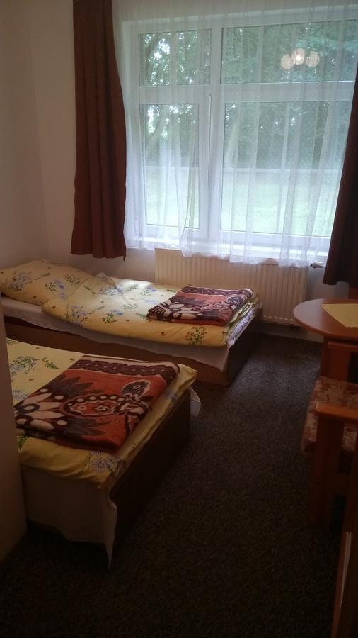 Hostel Dworek Osiecki Koral Osieki  エクステリア 写真